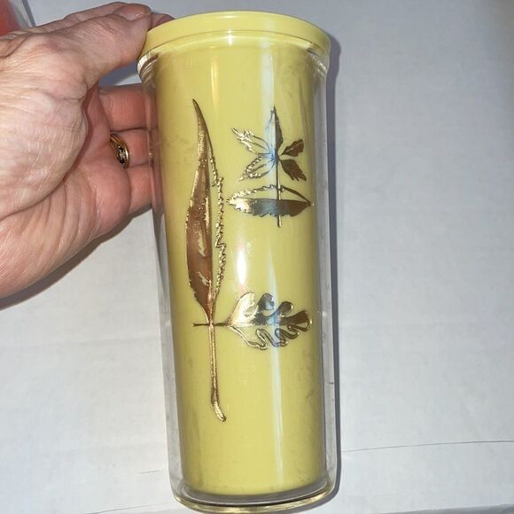 2 Vtg Mid Century plastic tumblers with gold leaf design - Picture 4 of 8